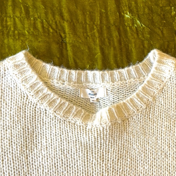 ENTRO 12th Tribe Knit Sweater! - Picture 3 of 7